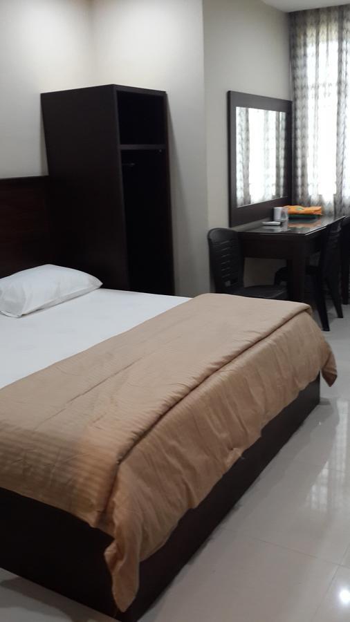 Leon Inn Jodoh Square Batam Exterior photo